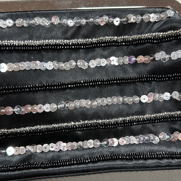 Super Cute GAP Black Clutch Purse with  Silver Sequins, Metal top & closure - Picture 8 of 8